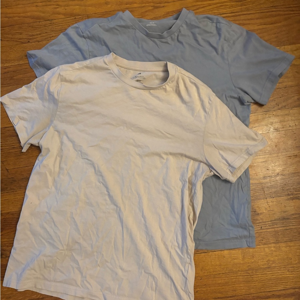 H&M Gray and Cream Short Sleeve Tees - Used